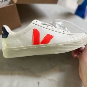 Veja™ Campo Sneakers in Leather